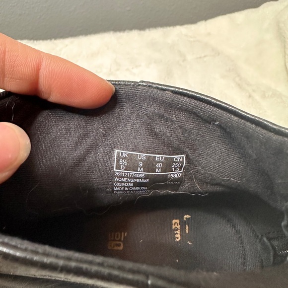 Clark’s Enfield Tess leather zip ankle boots - Picture 4 of 7